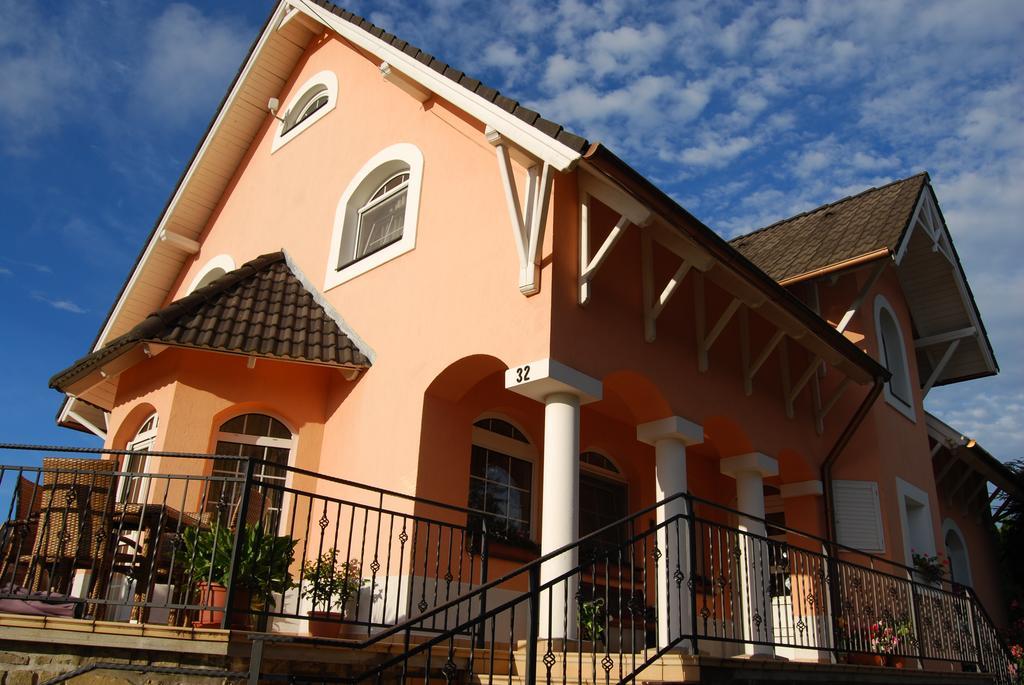 Barackvirag Vendeghaz Hotel Tihany Exterior photo