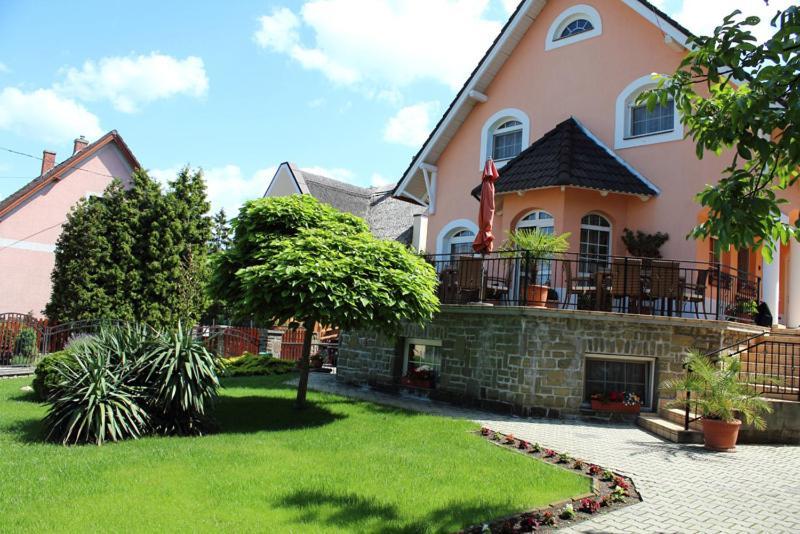 Barackvirag Vendeghaz Hotel Tihany Exterior photo