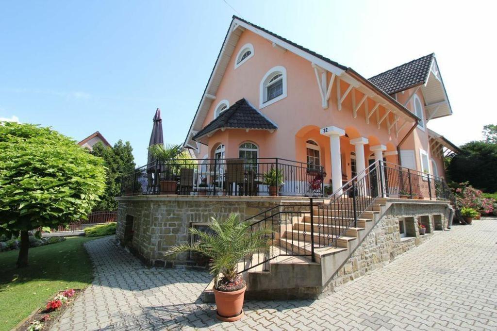 Barackvirag Vendeghaz Hotel Tihany Exterior photo