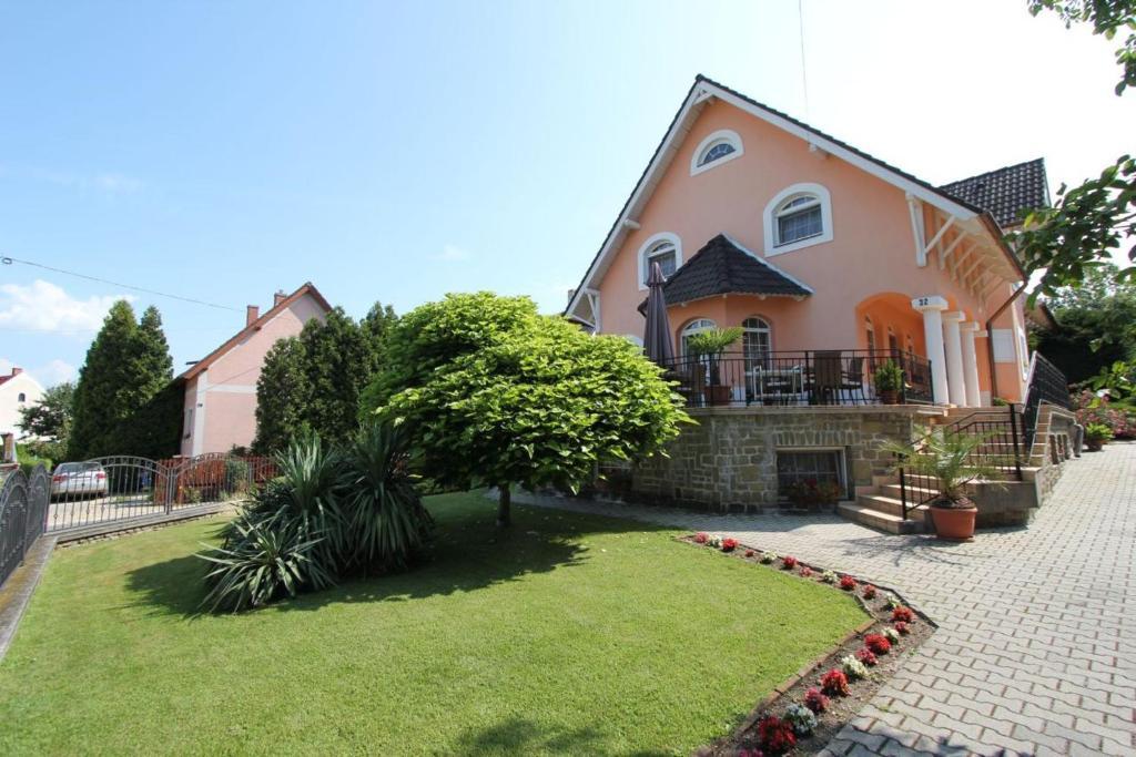 Barackvirag Vendeghaz Hotel Tihany Exterior photo